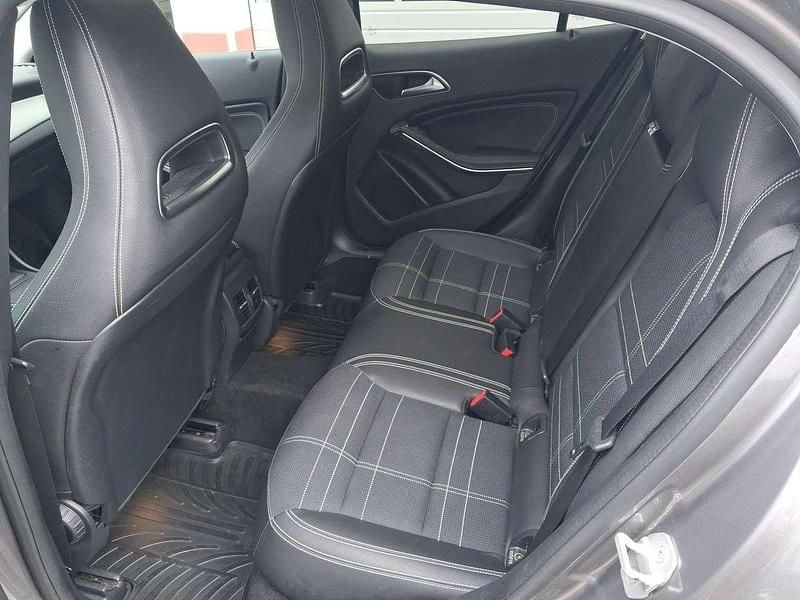 Gebraucht Mercedes GLA220 177 PS (130 kW) 2016 Grau SUV