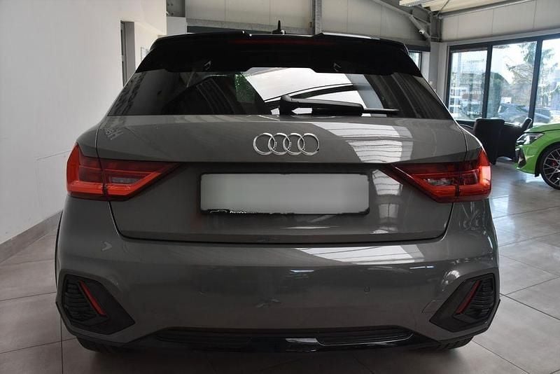 Gebraucht Audi A1 Comfort 150 PS (110 kW) 2022 Grau metallic SUV