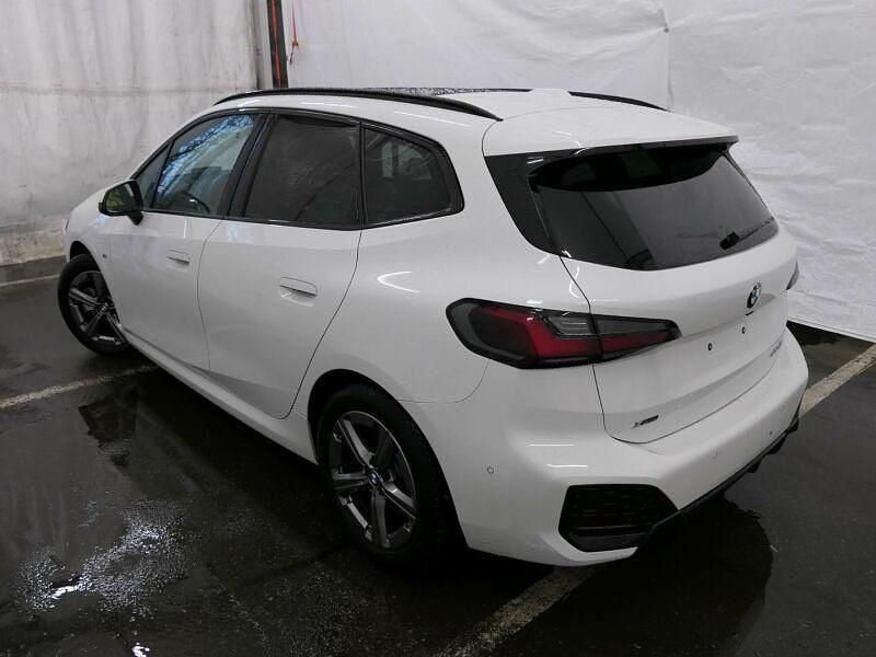 Gebraucht BMW 223 Active Tourer M Sport 204 PS (150 kW) 2025 Alpinweiss Van / Kleinbus