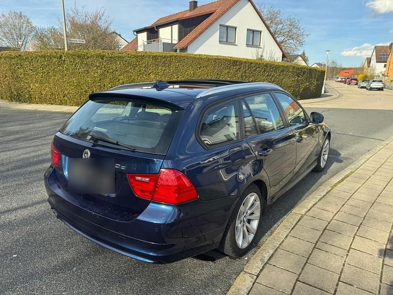 Używany BMW 320 184 KM (135 kW) 2012 Niebieski Kombi