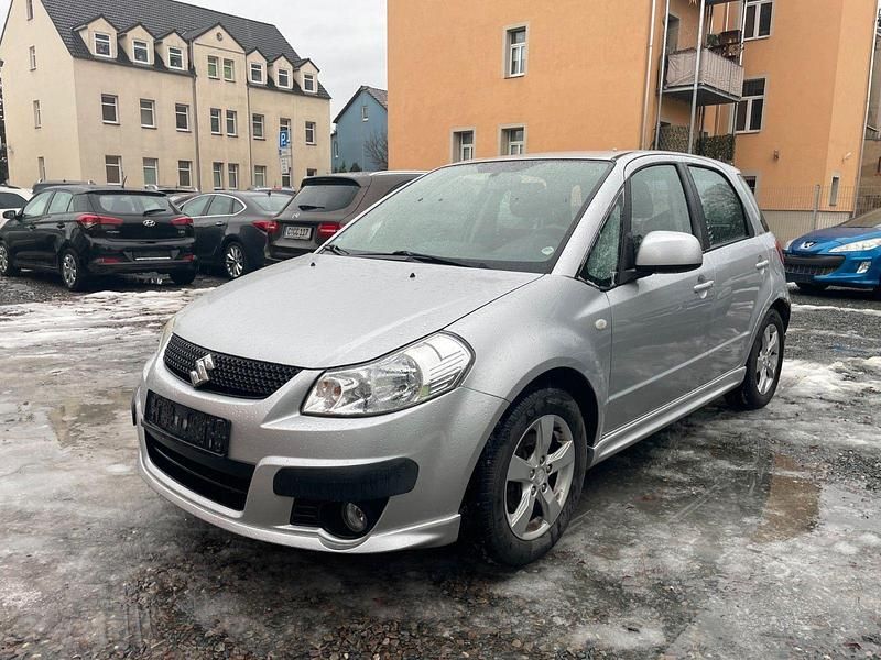 Silber Gebraucht 2011 Suzuki SX4 Comfort Kleinwagen | 4.500 € (Superpreis) - Bild 1/4