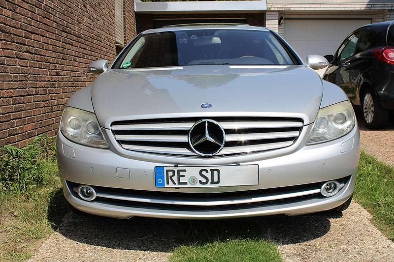Silber Gebraucht 2009 Mercedes CL500 Coupé | 23.900 € (Etwas zu teuer) - Bild 1/4