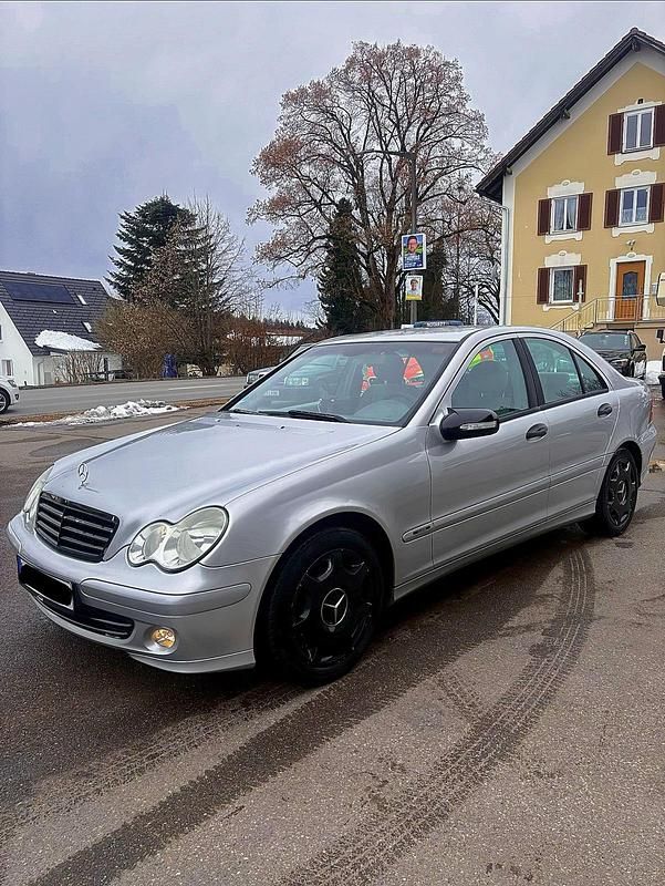 Gebraucht Mercedes C200 Classic 122 PS (89 kW) 2004 Silber Limousine