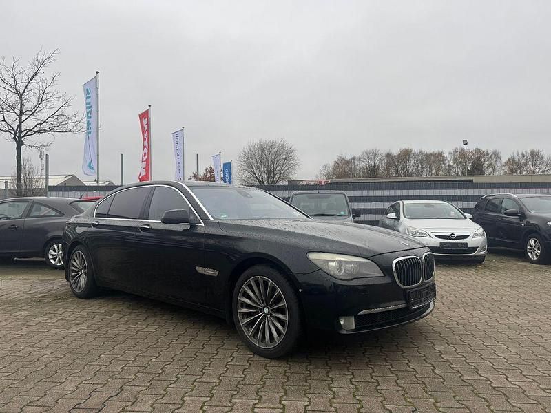 Schwarz Gebraucht 2009 BMW 750L Limousine | 13.450 € (Guter Preis) - Bild 1/4