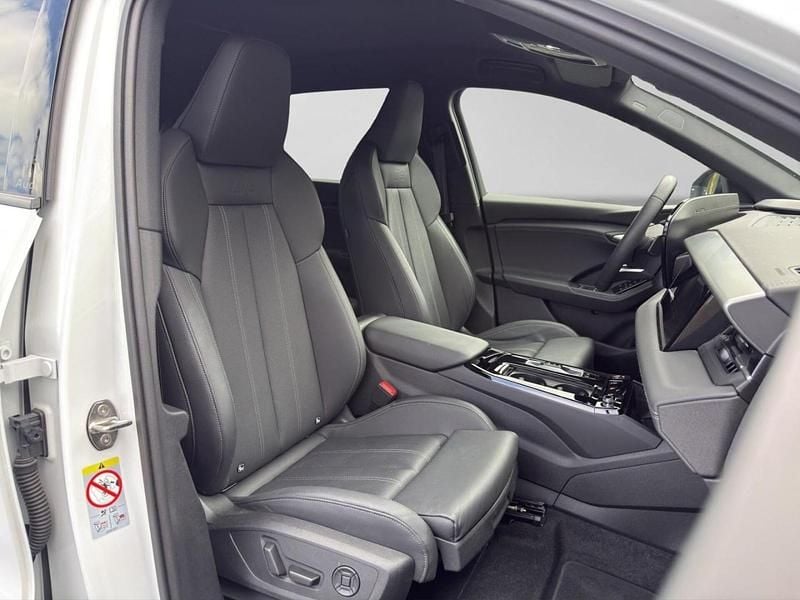 Second-hand Audi SQ6 e-tron Ambiente 359 kW (489 CP) 2025 Alb SUV