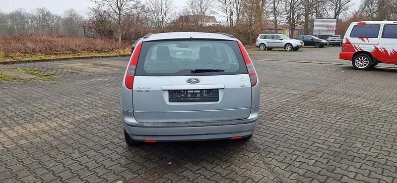 Gebraucht Ford Focus Ghia 136 PS (100 kW) 2005 Grau Kombi