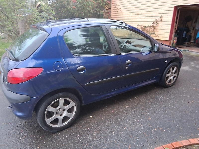 Gebraucht Peugeot 206 59 PS (43 kW) 2003 Blau Kleinwagen