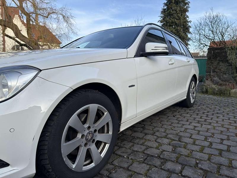 Gebraucht Mercedes C200 136 PS (100 kW) 2011 Weiß Kombi