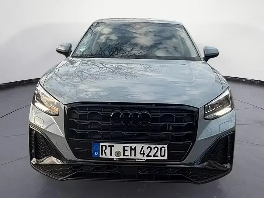 Neu Audi Q2 S-Line 150 PS (110 kW) 2025 Grau SUV