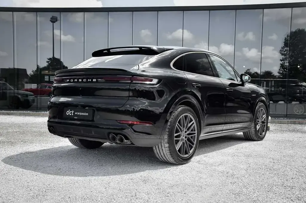 Gebraucht Porsche Cayenne Turbo E-Hybrid 600 PS (441 kW) 2024 Schwarz SUV
