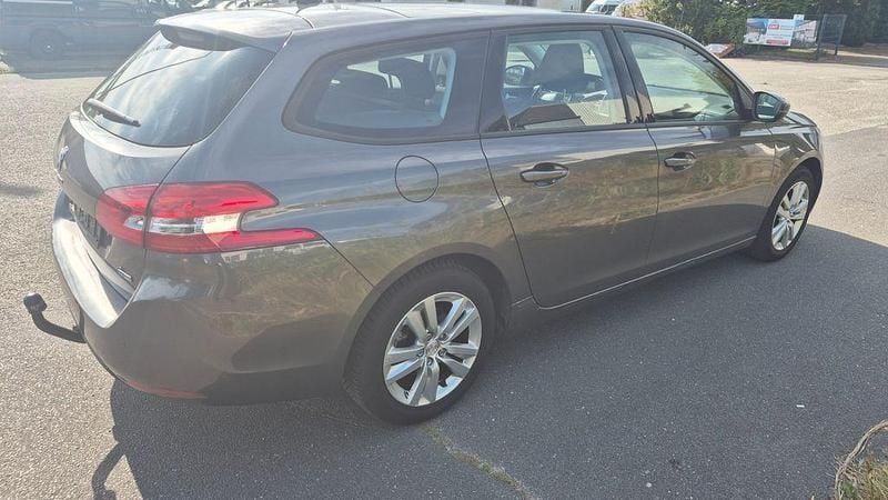Gebraucht Peugeot 308 SW Access 110 PS (80 kW) 2016 Grau Kombi