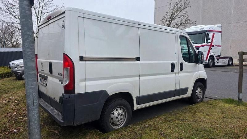 Gebraucht Peugeot Boxer 110 PS (80 kW) 2018 Weiß Van