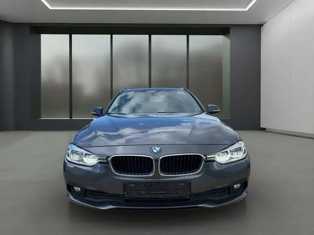 Gebraucht BMW 320 Advantage 190 PS (139 kW) 2018 Grau Limousine