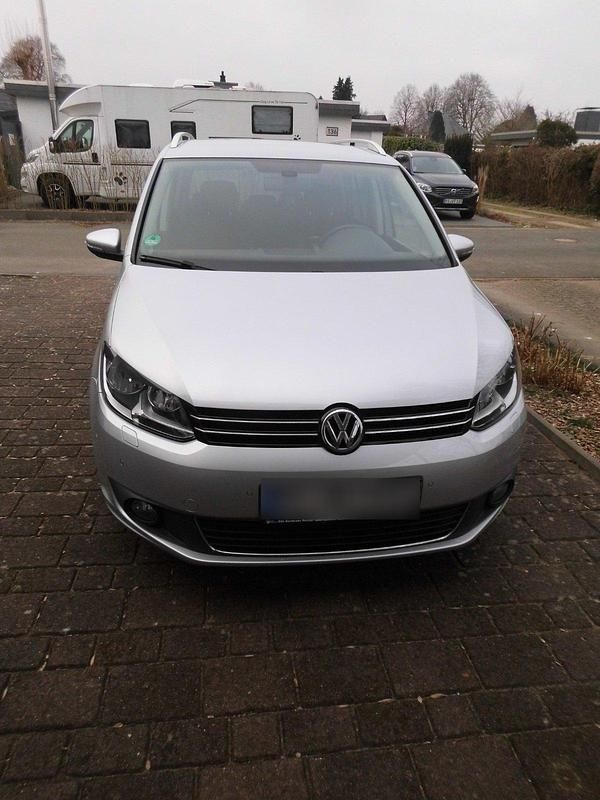 Gebraucht VW Touran Cup 140 PS (102 kW) 2015 Silber Van / Kleinbus