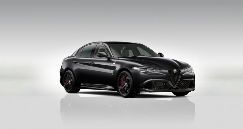 Schwarz Neu 2025 Alfa Romeo Giulia Quadrifoglio Limousine | 93.990 € (Fairer Preis) - Bild 1/4