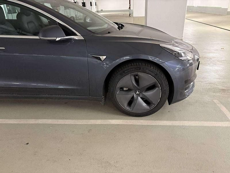 Usata Tesla Model 3 258 kW (351 CV) 2020 Grigio Berlina