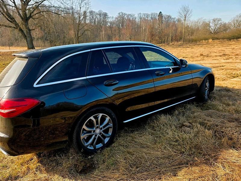 Gebraucht Mercedes C220 160 PS (117 kW) 2016 Schwarz Kombi