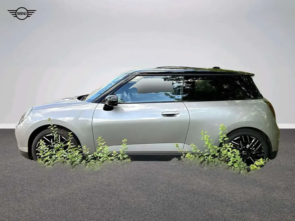 Gebraucht Mini Cooper SE Favoured 160 kW (218 PS) 2025 Grau Kleinwagen