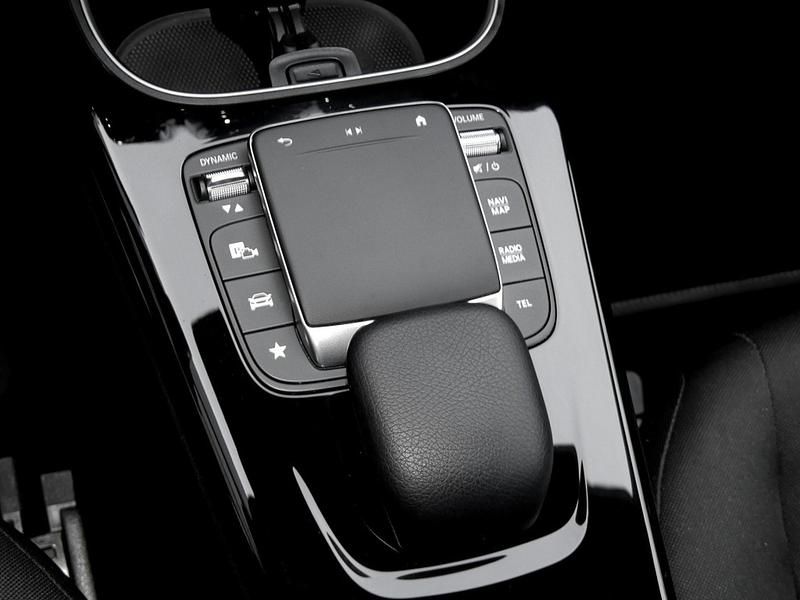 Gebraucht Mercedes A250 160 PS (117 kW) 2022 Schwarz Limousine