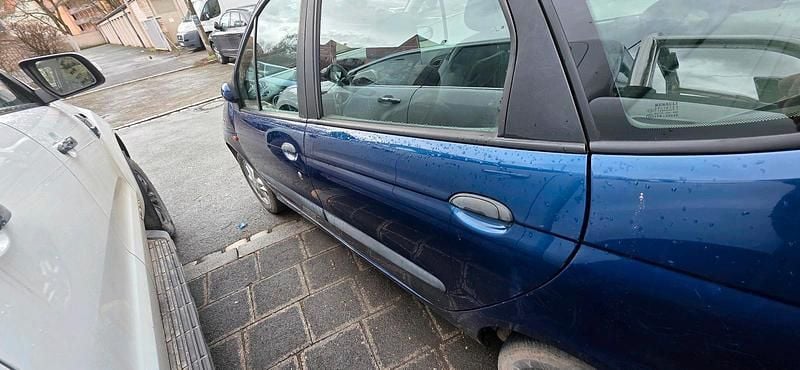 Gebraucht Renault Scénic 107 PS (78 kW) 2001 Blau Van / Kleinbus