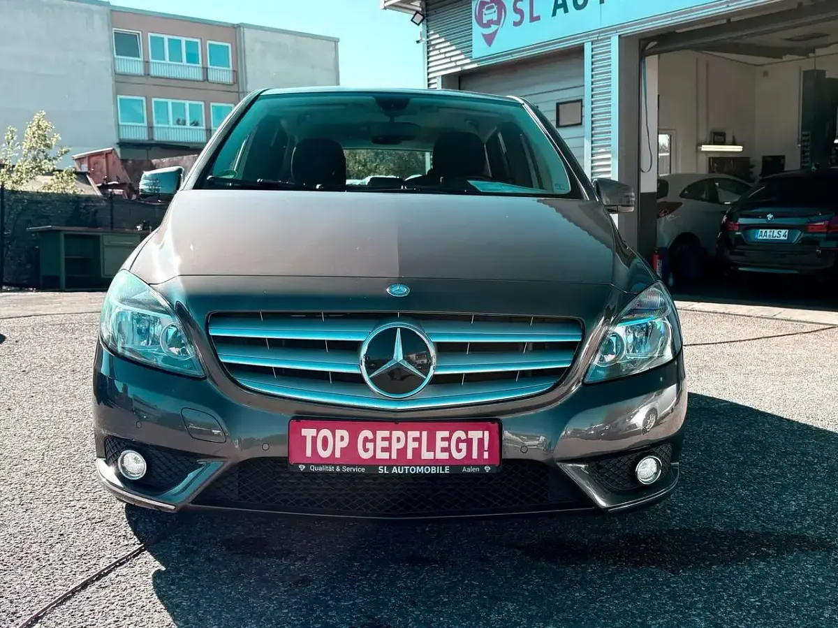 Gebraucht Mercedes B200 156 PS (114 kW) 2013 Bronze Van / Kleinbus