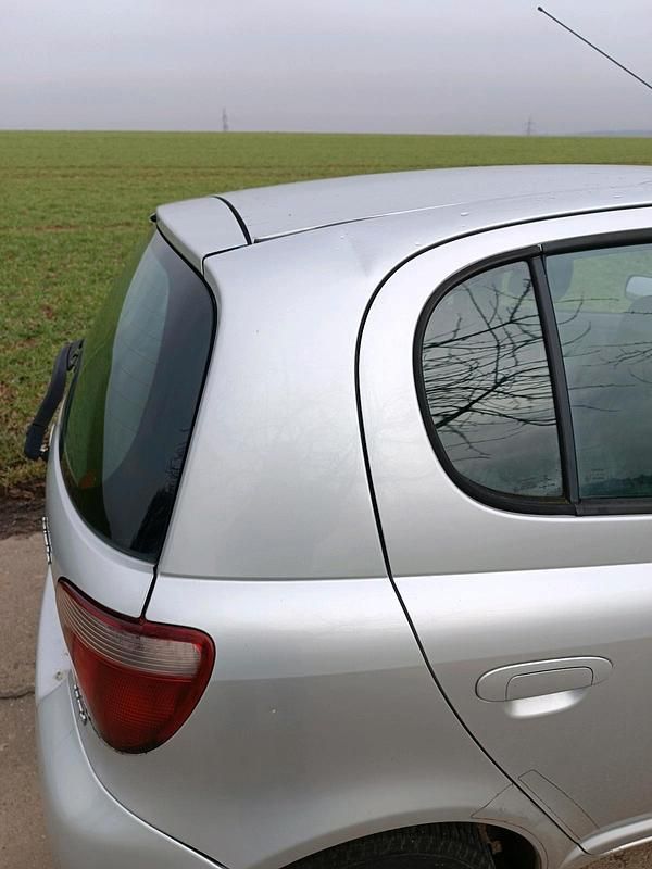 Gebraucht Toyota Yaris 86 PS (63 kW) 2002 Grau Kleinwagen