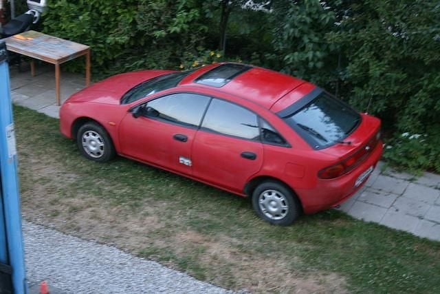 Gebraucht Mazda 323F 88 PS (64 kW) 1995 Rot Kleinwagen