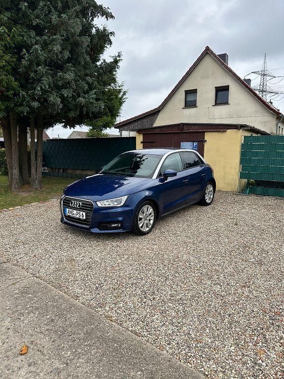 Blau Gebraucht 2016 Audi A1 Sportback Performance Kleinwagen | 13.500 € (Fairer Preis) - Bild 1/4
