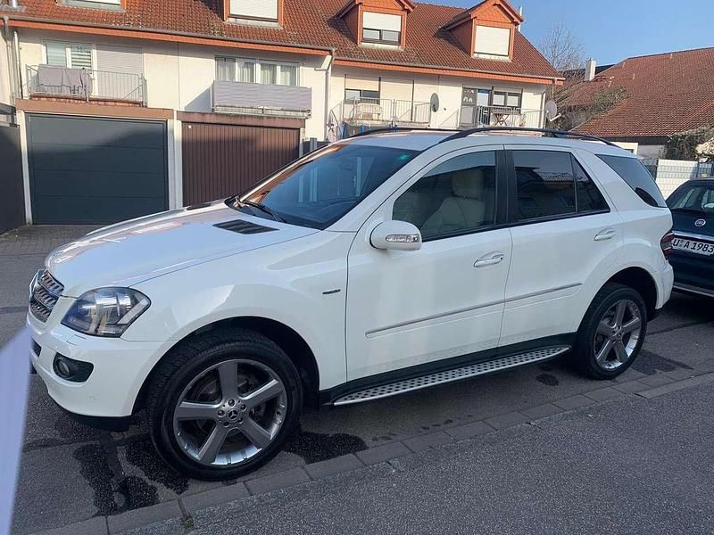 Gebraucht Mercedes ML320 224 PS (164 kW) 2008 Weiß SUV