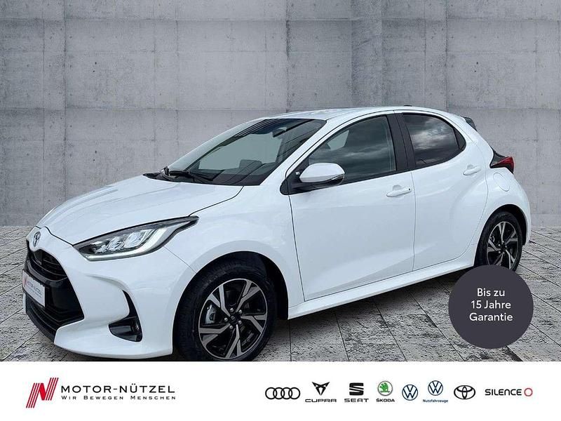 Super white 2 Neu 2025 Toyota Yaris Hybrid Kleinwagen | 21.930 € (Superpreis) - Bild 1/4