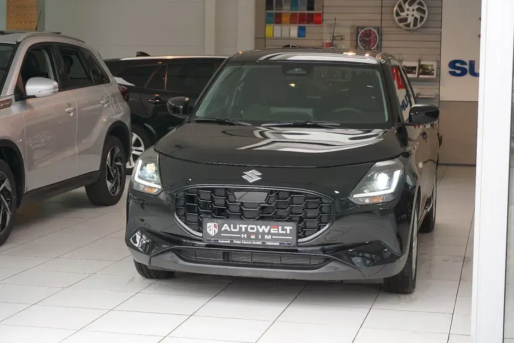 Neu Suzuki Swift Club 83 PS (61 kW) 2026 Schwarz Kleinwagen