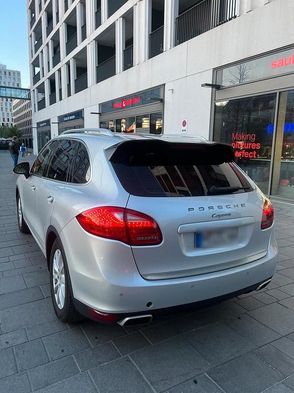 Gebraucht Porsche Cayenne 299 PS (219 kW) 2011 Silber SUV