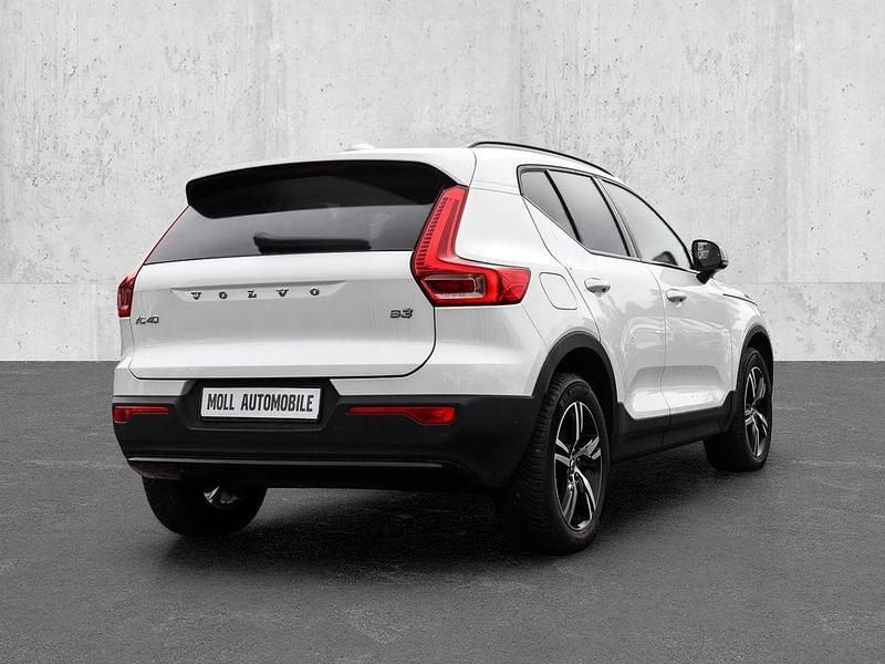 Gebraucht Volvo XC40 Plus 163 PS (119 kW) 2023 Weiss SUV