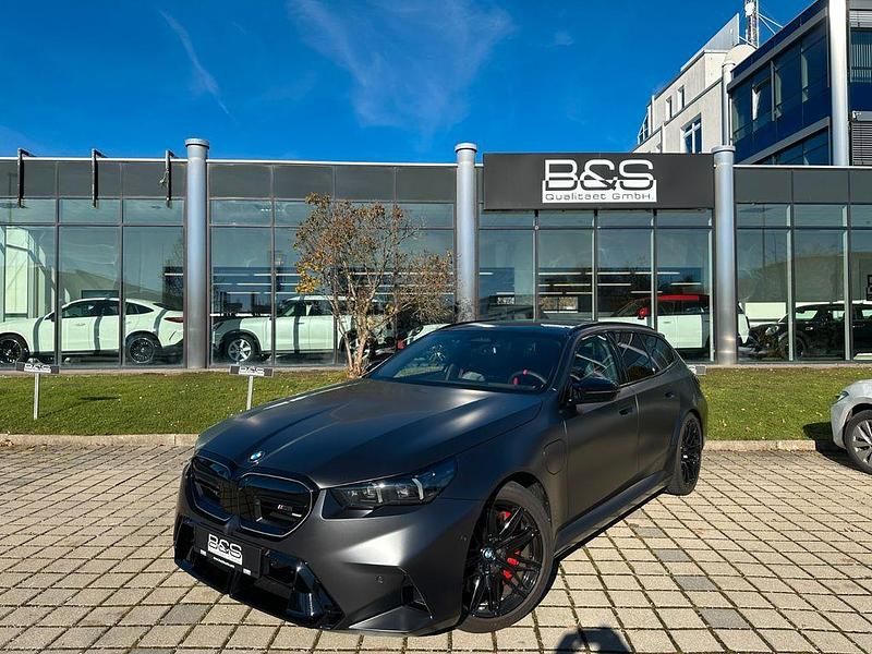 Gebraucht BMW M5 Performance 727 PS (534 kW) 2025 Frozen deep grey metallic Kombi