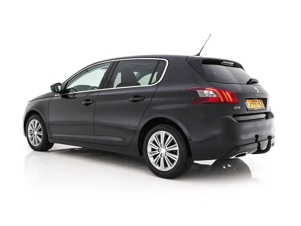 Gebraucht Peugeot 308 Premium 131 PS (96 kW) 2020 Schwarz Limousine