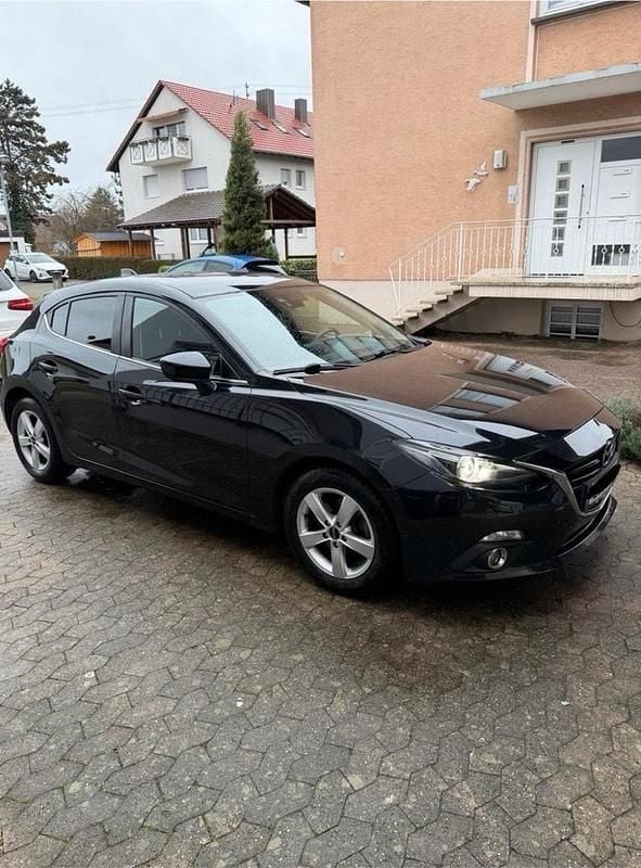 Gebraucht Mazda 3 Inclusive 120 PS (88 kW) 2015 Schwarz Limousine