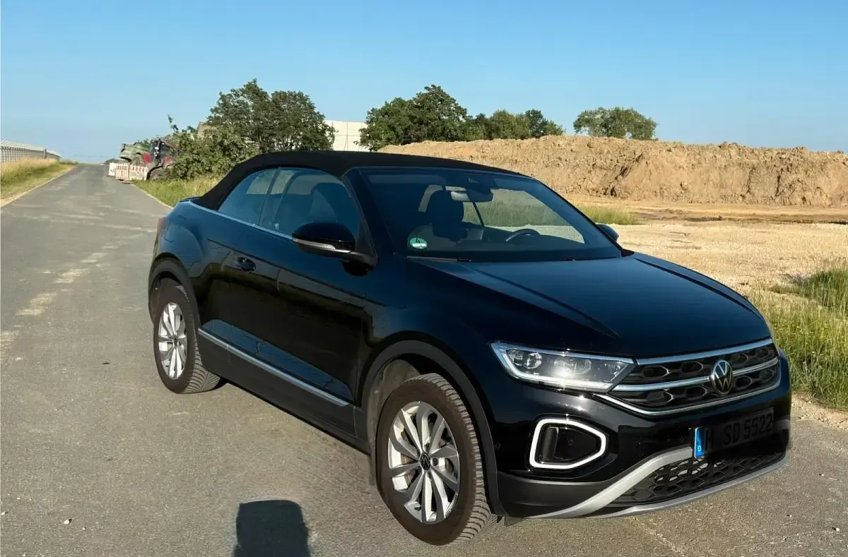 Gebraucht VW T-Roc Cabriolet 116 PS (85 kW) 2024 Schwarz Cabrio