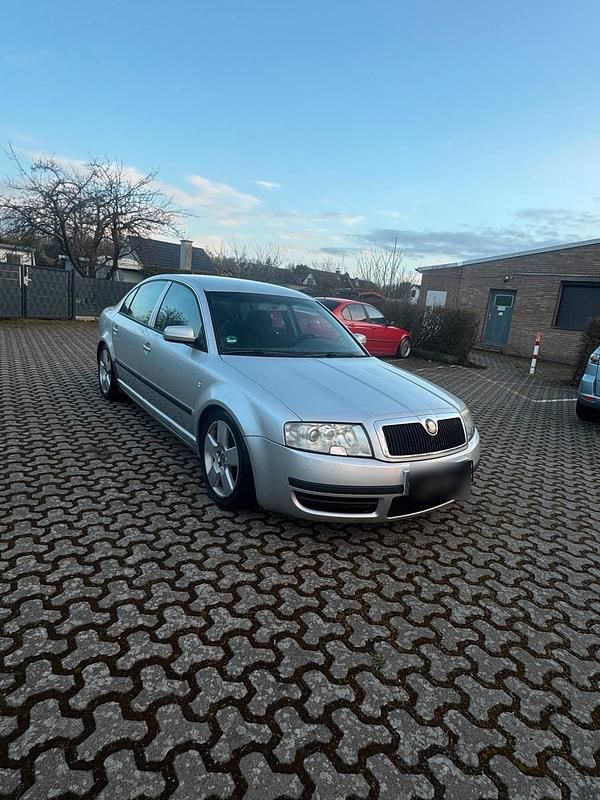 Gebraucht Skoda Superb 150 PS (110 kW) 2002 Silber Limousine