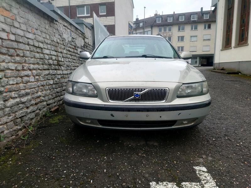 Silber Gebraucht 2002 Volvo V70 Kombi | 800 € (Superpreis) - Bild 1/4