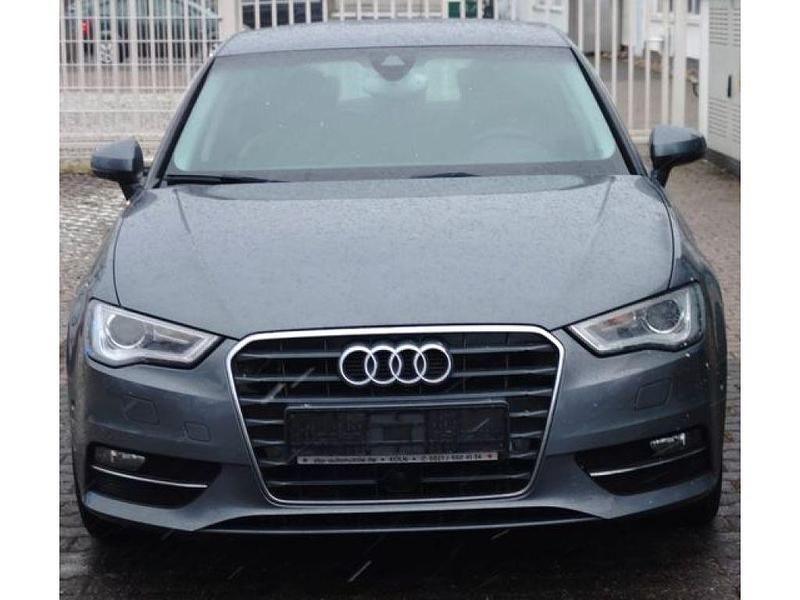 Gebraucht Audi A3 Ambiente 150 PS (110 kW) 2015 Grau Limousine