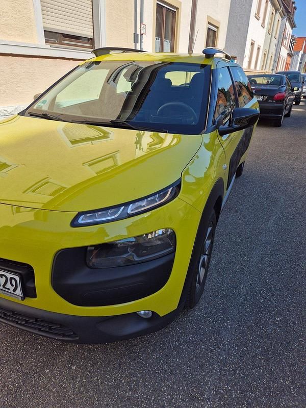 Gelb Gebraucht 2014 Citroën C4 Cactus Kleinwagen | 5.400 € (Fairer Preis) - Bild 1/4