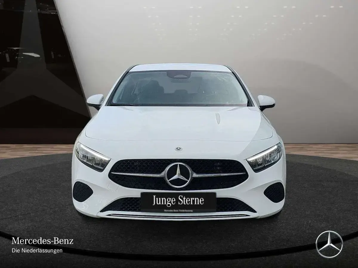 Gebraucht Mercedes A200 Progressive 163 PS (119 kW) 2025 Polarweiß Limousine