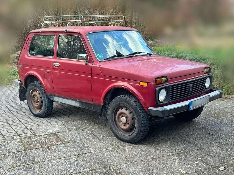 Gebraucht Lada niva 82 PS (60 kW) 2005 Rot SUV