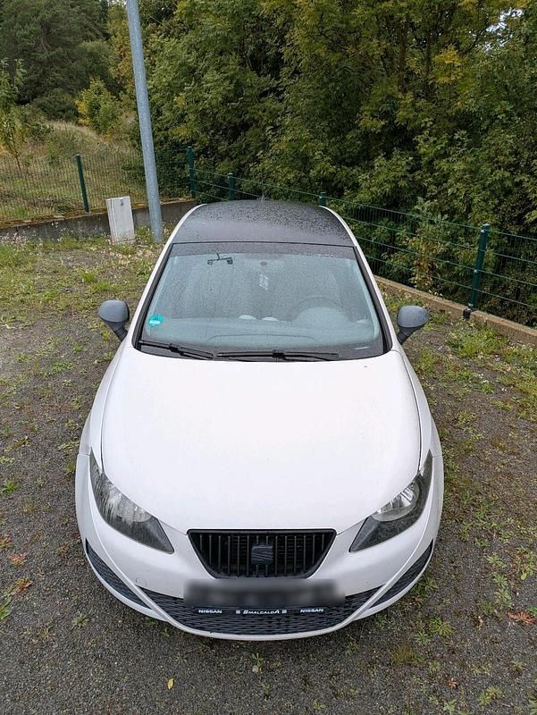 Weiß Gebraucht 2009 Seat Ibiza SC Kleinwagen | 2.666 € (Fairer Preis) - Bild 1/4
