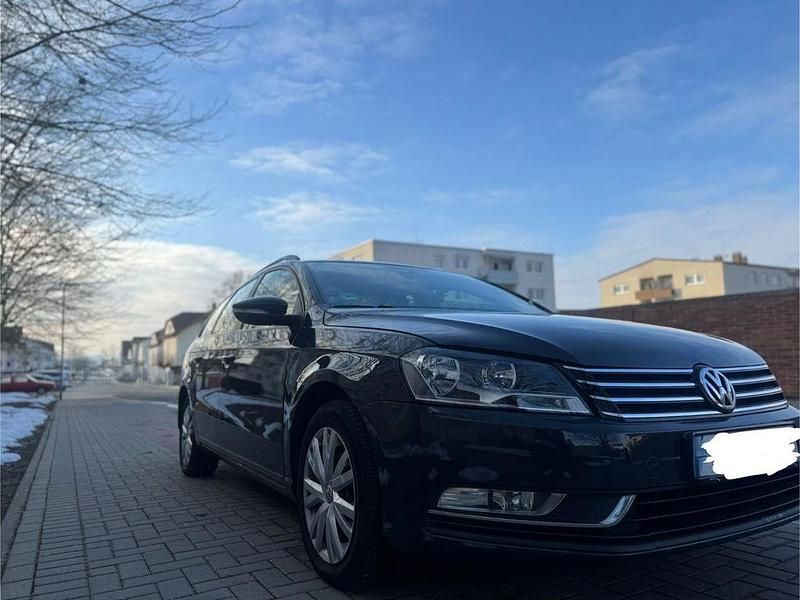 Schwarz Gebraucht 2014 VW Passat Kombi | 6.390 € (Superpreis) - Bild 1/4