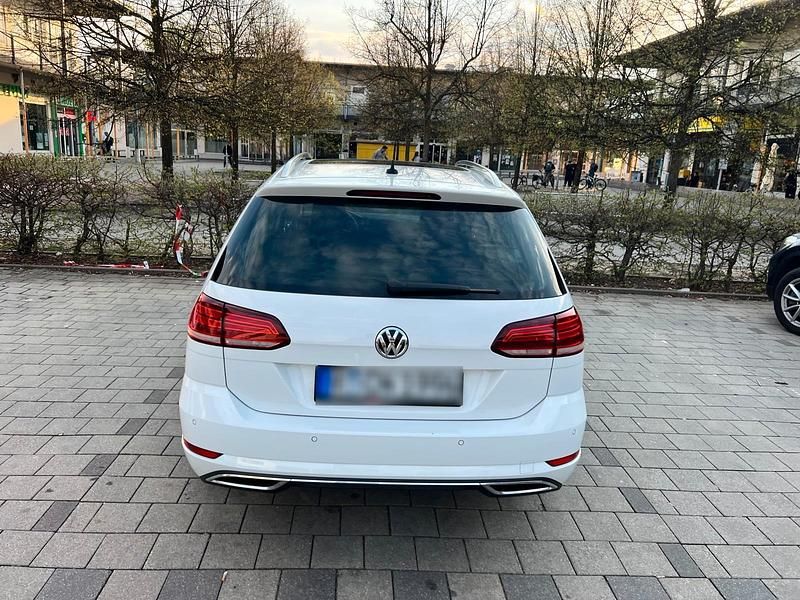 Gebraucht VW Golf VII 150 PS (110 kW) 2019 Weiß Kombi