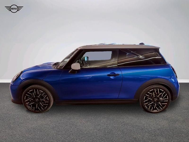Gebraucht Mini Cooper Favoured 156 PS (114 kW) 2024 Blau Kleinwagen