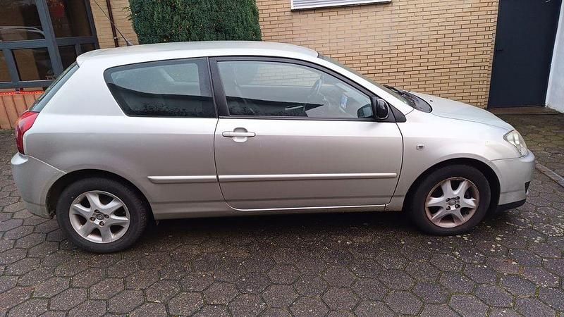 Gebraucht Toyota Corolla Edition 90 PS (66 kW) 2006 Silber Limousine