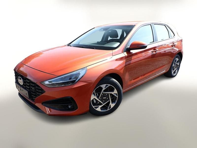 Grau Neu 2025 Hyundai i30 Advantage Limousine | 19.588 € (Superpreis) - Bild 1/4