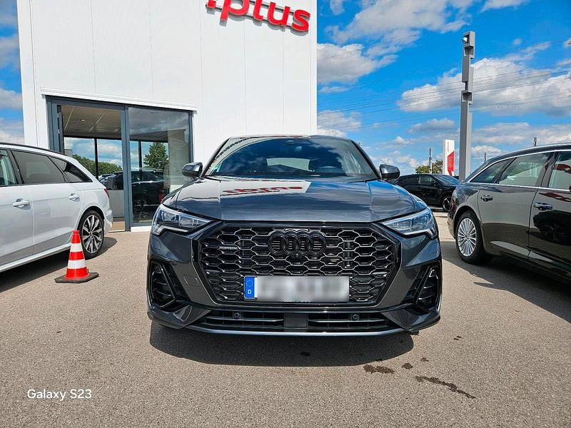Grau Gebraucht 2023 Audi Q3 S-Line SUV | 42.000 € - Bild 1/4